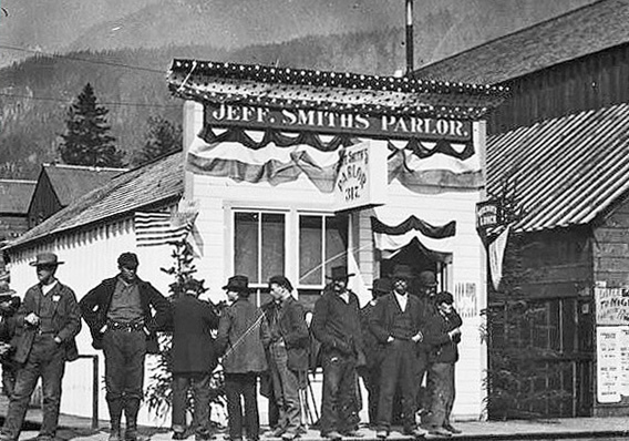 Skagway-js-parlor-1898
