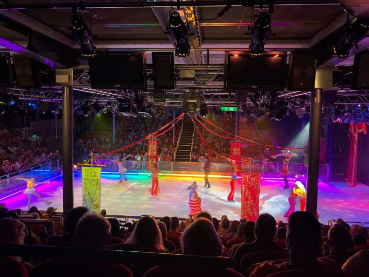 royalcaribbeanoasisoftheseasshow