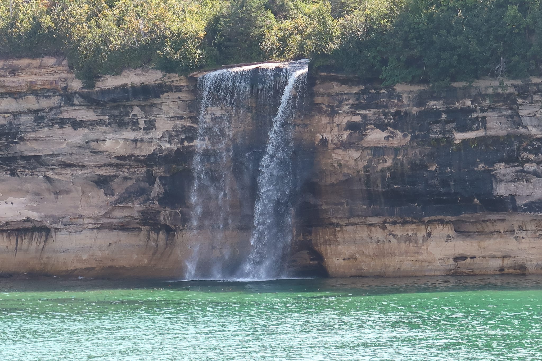 PicturedRocksFalls